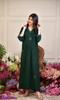 Six yards of pure luxury in a jewel tone of emerald green with hand sheesha work, this versatile kaftan can be worn on a day out with minimal accessories or style with heels for a night out, fabric is pure raw silk. 