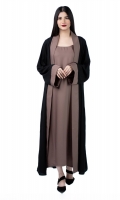 Front-Open style with stitched brown inner. Bell-Shaped Sleeves. It comes with a complimentary hijab