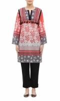 ROUND NECK FULL LENGTH STRAIGHT SLEEVES STRAIGHT HEM PRINTED BACK TASSELS AND PEARLS ROUND NECK FULL LENGTH STRAIGHT SLEEVES STRAIGHT HEM PRINTED BACK TASSELS AND PEARLS