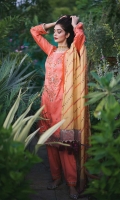 • Full embroidered cotelle linen shirt front 1.25 yards • Full embroidered cotelle linen shirt back 1.25 yards • Embroidered cotelle linen sleeves 0.70 yards • Embroidered khaddi linen shawl 2.50 yards • Embroidered shawl pallu on gold tissue 84” • Embroidered front border on gold tissue 30” • Dyed linen trouser 2.65 yards