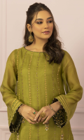 Sarsabz is a straight dhaani green kurta with intricate handworked pattern with kora, dabka, resham and gota. It is finished with dark green banarsi and black gota lace. It is paired with dark green banarsi straight pants.