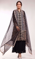 Classics that are to die for. Tamanna features intricately embroidered baroque patterned front open shirt that gives you a modern yet traditional look at the same time. These traditional and modish flared cullote pants detailed with embroidered lace completes the look. It comes with embroidered organza dupatta finished with lace all over the edges.