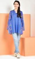 Printed panel top, ruffled neckline and flyer sleeves.