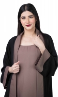 Front-Open style with stitched brown inner. Bell-Shaped Sleeves. It comes with a complimentary hijab