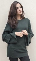 Round neck with ruffled bell sleeves  SIZE